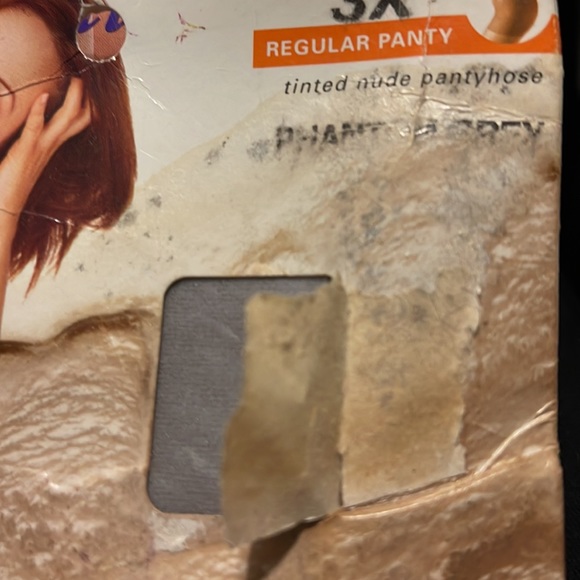 NWOT- 2 PAIRS 1 is Phantom Grey & 1 is Pearl Luster 3 X Regular Panty hose - Picture 2 of 6